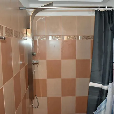 Smart Luxury Maisonette شقة *